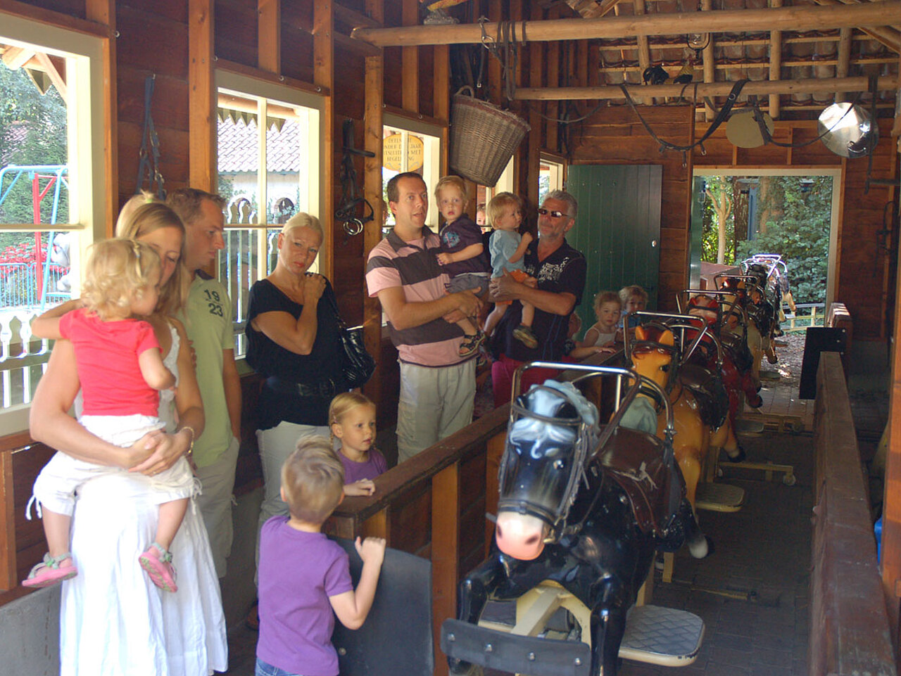 In de stal met de paardjes